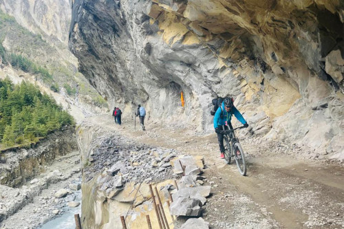 Annapurna Circuit and Mustang Mountain Bike Tour